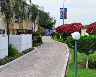 Sand Pebbles Aparthotel 3*